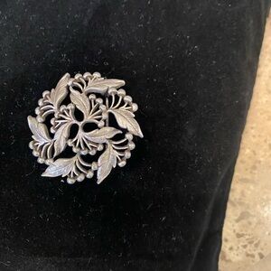 Elegant Silver Brooch with Leaf Design